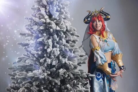Nilou cosplay