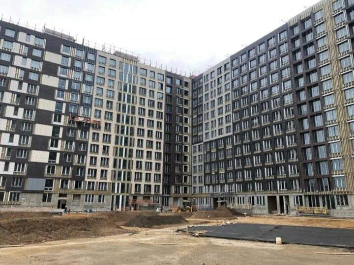 Жк западный порт москва. Жк западный порт. Жк западный екб. Очеретина жк западный. Жк западный порт подъезд.