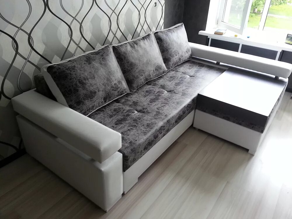 Угловой диван 3400 на 1800. Два шкафа стол диван пуховый. Угловой диван с пуфиком. П образный угловой диван талас. Диван ритис угловой.