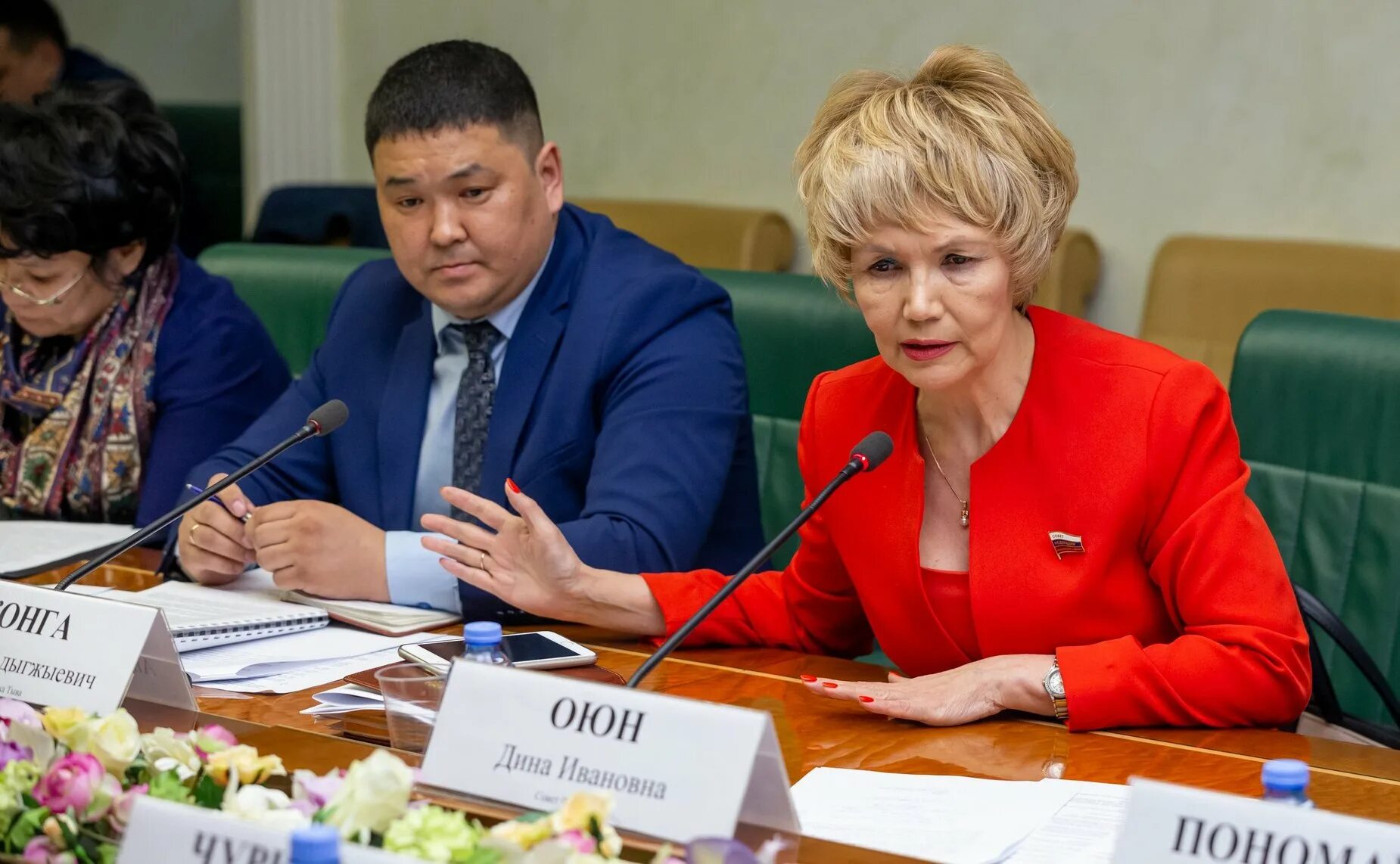 дина оюн сенатор. сенатор оюн дина ивановна. оюн дина ивановна совет федерации. дина ивановна оюн в молодости. оюн сенатор.