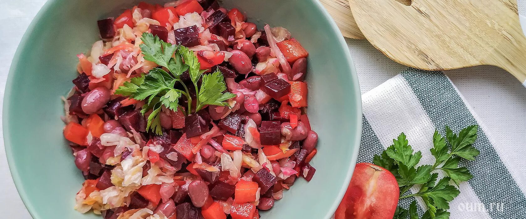 Рецепт капуста свежая с фасолью. Винегрет с фасолью и квашеной капустой. Винегрет с квашеной капустой и горошком. Винегрет из квашеной капусты. Салат винегрет ~ 1кг.