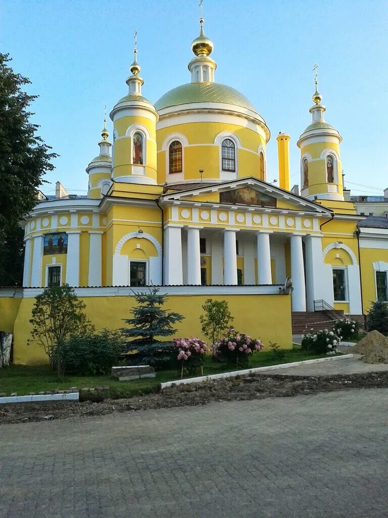 Храм подольска фото. Подольскам храм святой живоначальной троицы. Храм подольска фото. Подольск храм святой троицы. Храм подольска фото.