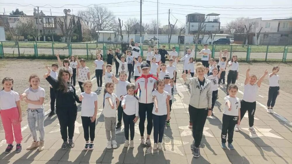 Электронный журнал крымская школа гимназия сакский. Сакская гимназия номер 1. Школа 1 в городе саки. Мбоу наташинская средняя школа. Электронный журнал крымская школа гимназия сакский.