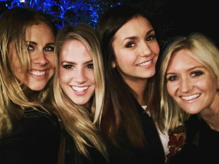 хиллари харли