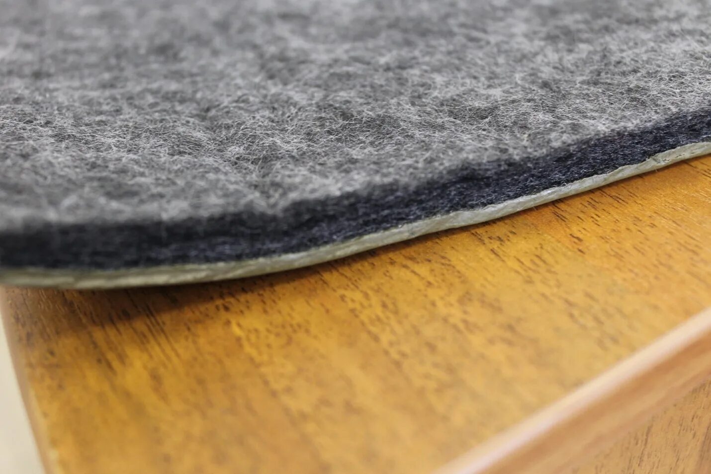 Акустический войлок comfortmat. Акустический войлок 10мм. Акустический войлок 10мм. Войлок шумоизоляционный. Акустический войлок для шумоизоляции.