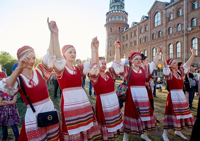 Международный московский джазовый фестиваль. Фестиваль будущее театральной россии ярославль 2021. Фестиваль в парке. Фестиваль уличных музыкантов. Международный московский джазовый фестиваль.