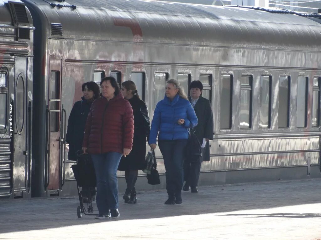 Движение поездов вологда. Поезд Мурманск Вологда. Поезд 144 Вологда Мурманск. Мурманск Вологда. Поезд Мурманск Вологда станции.