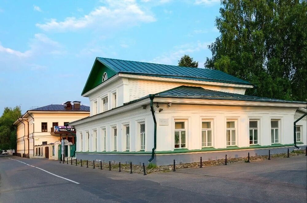 Экскурсовод плес. Дом-музей левитана плёс. город плёс музей левитана. дом музей исаака левитана в плесе. мемориальный дом-музей и.и. левитана, плес.
