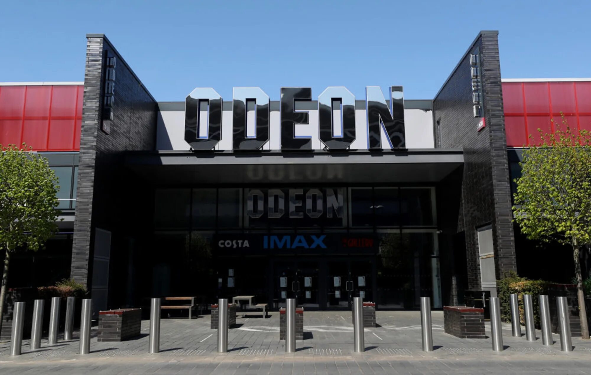 Одеон в Лондоне. Odeon кинотеатр в Лондоне. Кинотеатр BFI London IMAX. Кинотеатр Одеон в Лондоне фото.