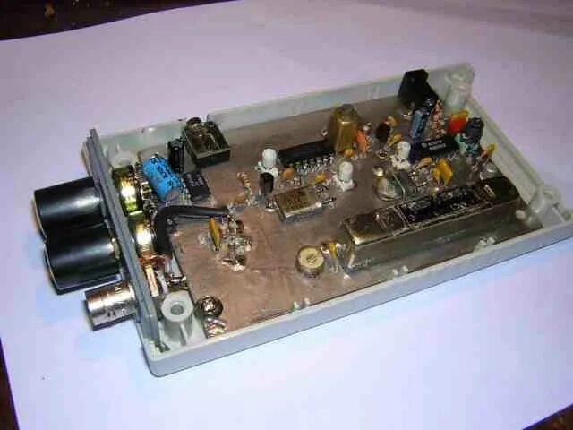 8-3 мгц. радиостанция 2. радиостанции 3 мгц. дмв-передатчика "ильмень-2". ламповый приемник на 3 мгц.