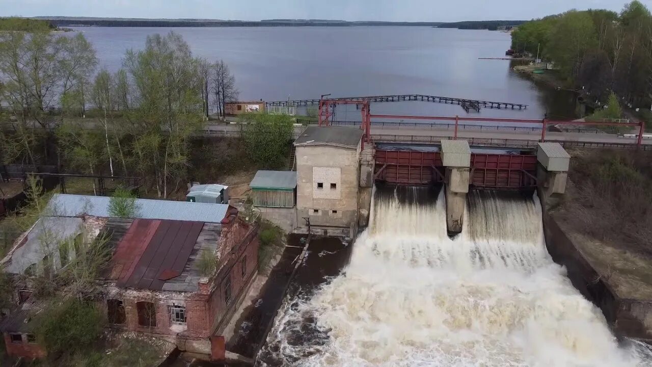 Белая Холуница плотина. Белая Холуница водохранилище. Белая Холуница Кировская область. Белая Холуница пруд.