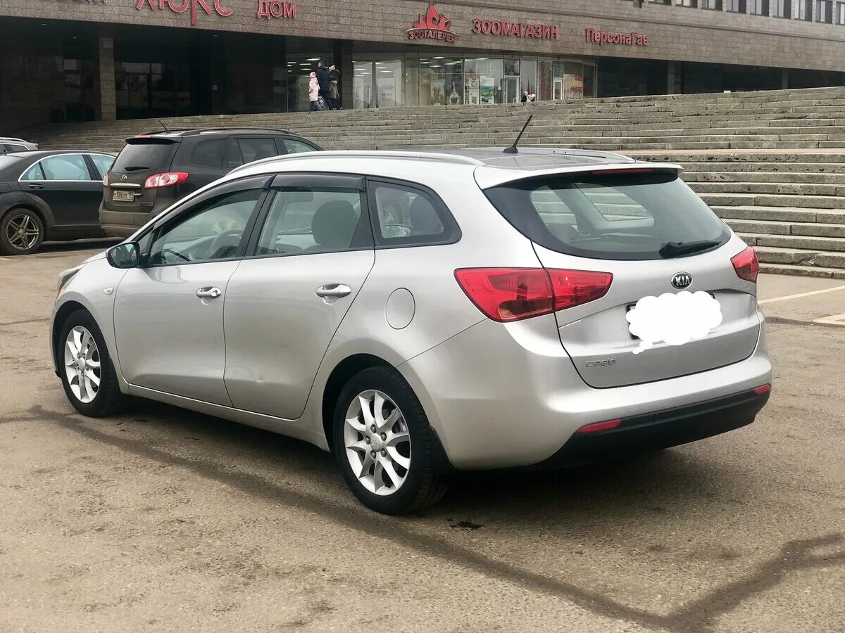 Kia Ceed 2 универсал. Кия СИД универсал 2012. Kia Ceed 2012 серебристая. Ceed универсал 2012.