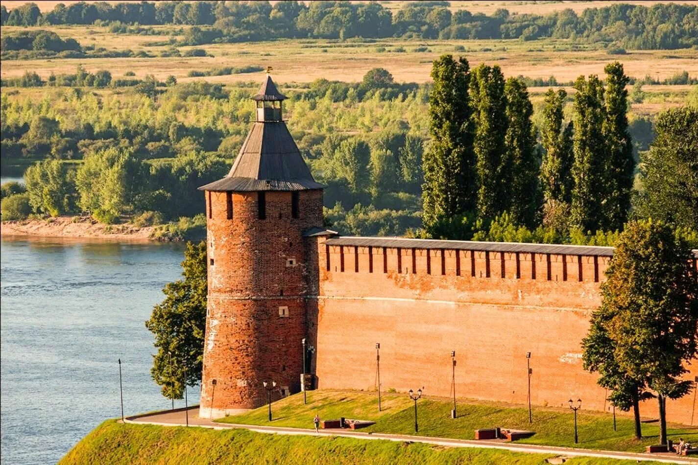 Стена кремля нижний новгород. Коромыслова башни Кремля Нижний Новгород Нижегородский. Тайницкая башня Нижегородский Кремль. Коромыслова башня Нижний Новгород. Нижний Новгород Кремль Коромыслова башня.