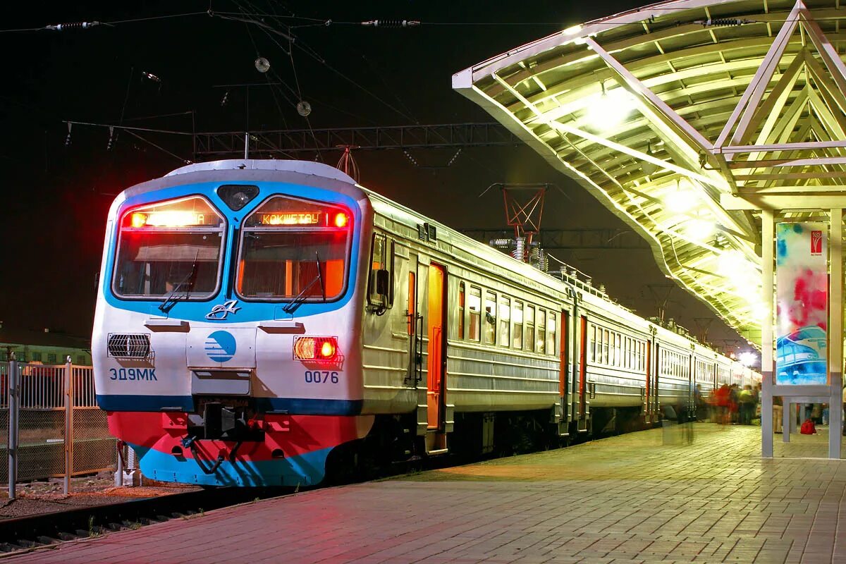 Электропоезд эд9мк. Электропоезд эд9мк 7809. Train Russia ed эд9мк 0100. Эд9м в Улан-Удэ.