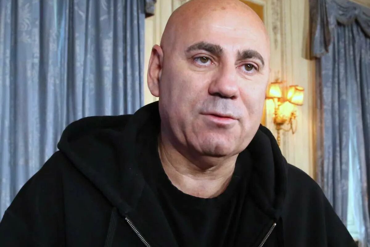 Маска пригожина. Иосиф пригожин маска. Иосиф пригожин 2023. Иосиф пригожин ананас. Иосиф пригожин 2022.