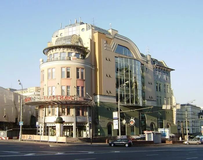 Наутилус лубянка. Здание наутилус на лубянке. Торговый центр наутилус на лубянке. Наутилус на никольской москва. Никольская 25 тц наутилус.