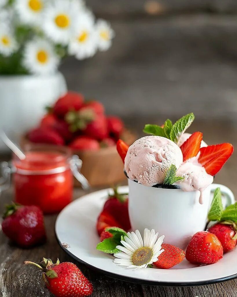 Вкусного доброго утра картинки с пожеланиями. С добрым утром. с добрым утром с едой. вкусного доброго утра. доброе утро клубника.