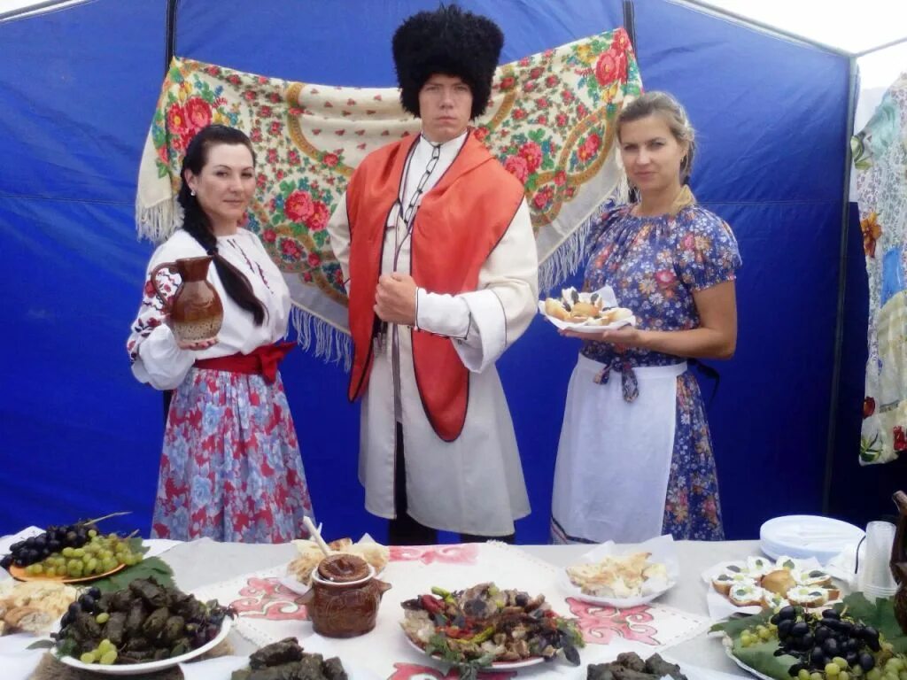 Национальное блюдо казаков донских. Кухня казаков забайкалья. Фестиваль кубанской кухни. Кубань столу. Казачья кухня терских казаков.