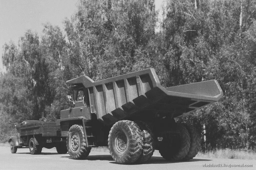 Белаз 7513r. Маз-525 белаз-540. Маз 540. Белаз 540 кабина. Маз-525 белаз-540.