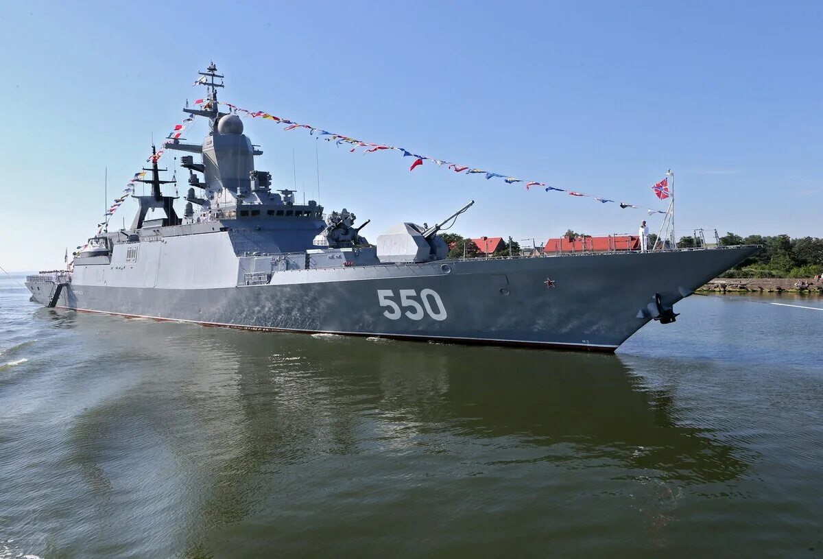 Бпк североморск. Корабль бортовой номер 400. Корабль бортовой номер 400. Бпк вице адмирал дрозд 1973 1976. Корабль бортовой номер 400.