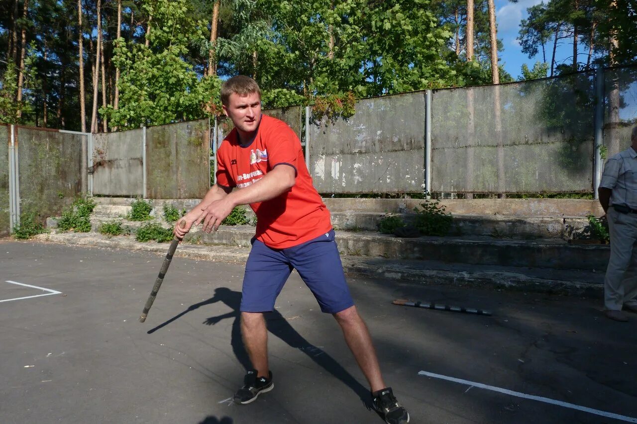 Соревнования по городошному спорту. Городки спорт. Начинаются соревнования по городошному спорту. Фигуры городошного спорта. Городошный спорт.