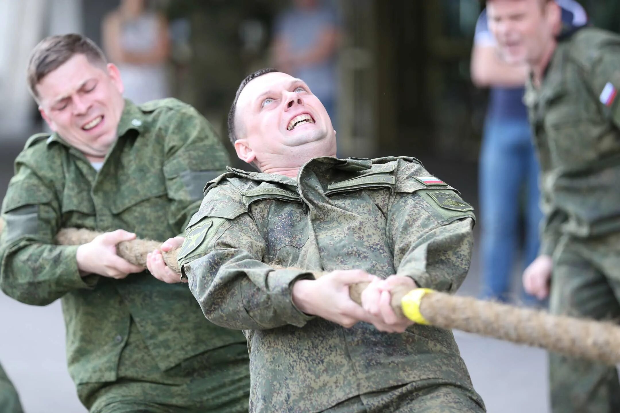 Где россия побеждает. Форма ГУ ГШ. Перетягивание каната военнослужащими. Перетягивание каната в форме среди вс РФ 2023. ГУ ГШ вс РФ.