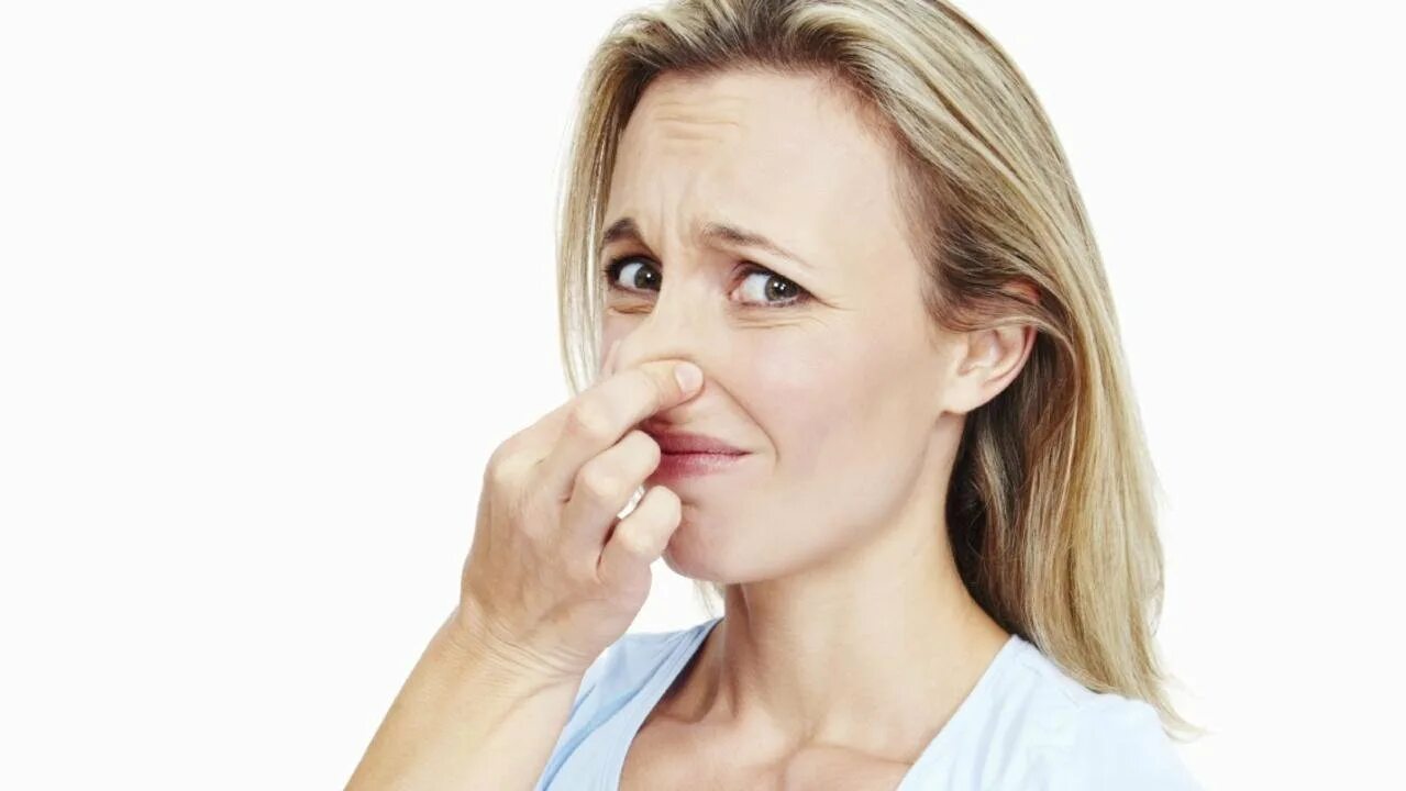 Считать отвращение. Эмоции детей отвращение. Брезгливость эмоция. Жест отвращения. Брезгливая девушка.