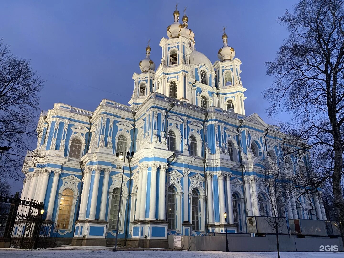 Растрелли спб. Франческо растрелли архитектор. Смольный монастырь франческо растрелли. Елизаветинское барокко растрелли. Растрелли спб.