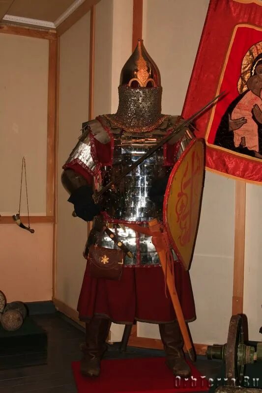 Ратник славянский воин александр невский. Старинный доспех витязя. Воин в доспехах русич. Новгородский дружинник 13 век. Русь 13 14 век доспехи.