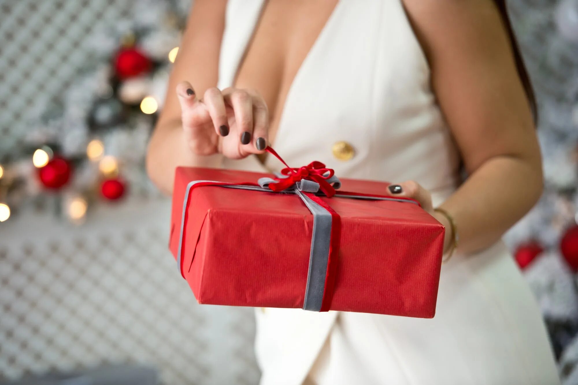 Подарок любимой девушке на день рождения. Оригинальный подарок девушке. Подарок девушке 17. Подарок девушке 17. Хороший подарок девушке на день рождения.