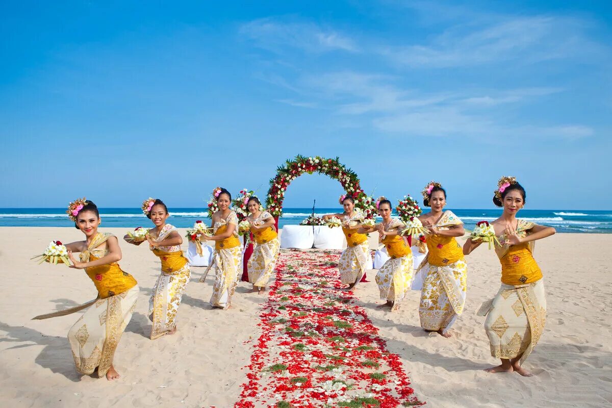 Свадебный тур на Бали. Церемония балийской свадьбы на Бали. SUBUKA остров Индонезия Свадебная церемония. Свадьба в Тайланде.