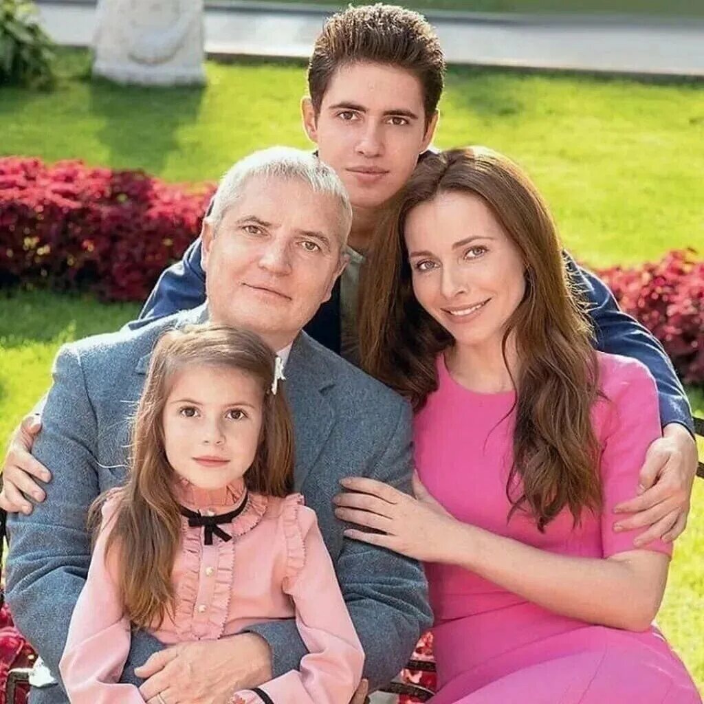 Жизнь с дочерью мужа