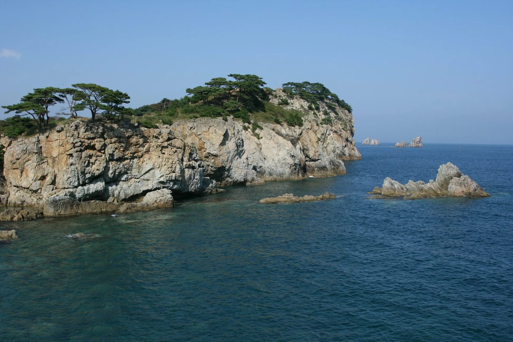 мыс азарьева приморский. бухта астафьева приморский край хасанский район. астафьевы острова. бухта астафьева хасанский район. бухта астафьева хасанский район.