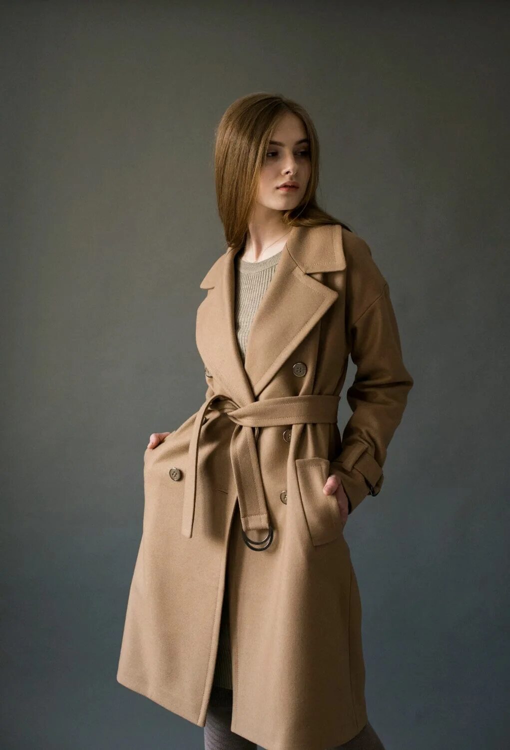 Кашемировое пальто тренч 2022. Кашемировое пальто женское. Пальто из кашемира женское. Пальто женское демисезонное бежевое.