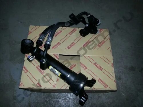 Prado 150 цилиндр передний kdss 4888660051. Передний цилиндр kdss прадо 150. Прадо 150 передний левый нижний рычаг с кдсс. Цилиндр кдсс прадо 150. Стойка кдсс на прадо 150.