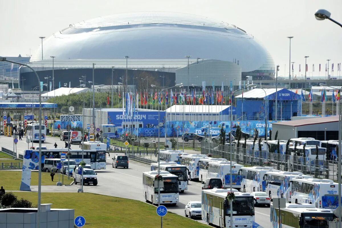Что сейчас в адлере происходит. Что сейчас в адлере происходит. Море в адлере сейчас волнение. Сочи цунами 2017. Что сейчас в адлере происходит.