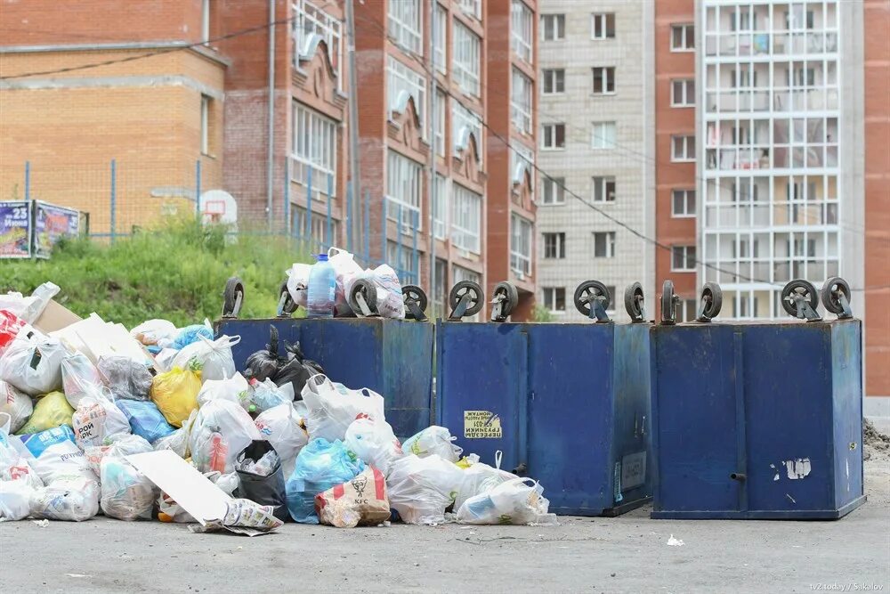 Тбо города. Мусор в городе. Городская мусорка. Отходы в городе. Томск мусорка.