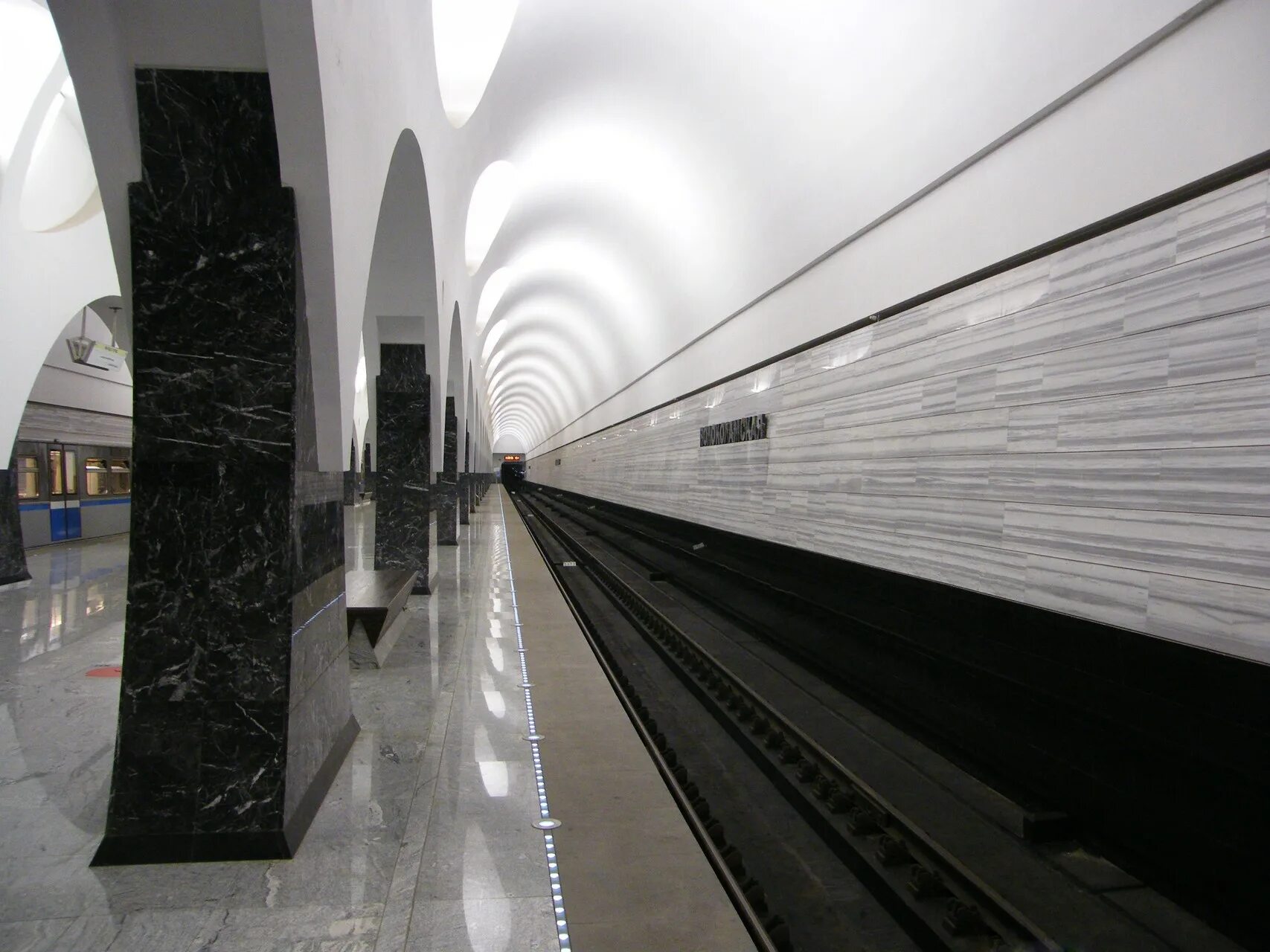 Фасад метро волоколамская. Метро волоколамская на карте москвы. Метро волоколамская снаружи. М волоколамск. Станция волоколамская метро москва.