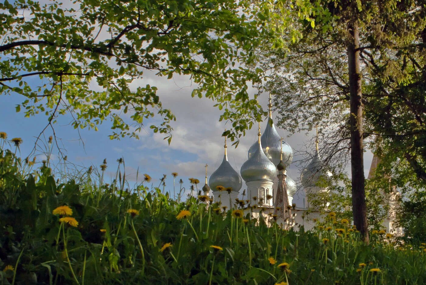 Матушка Россия березы храм. Троица храм купола березы. Матушка Русь Березка храм. Матушка Русь, золотые купола. Березовый храм