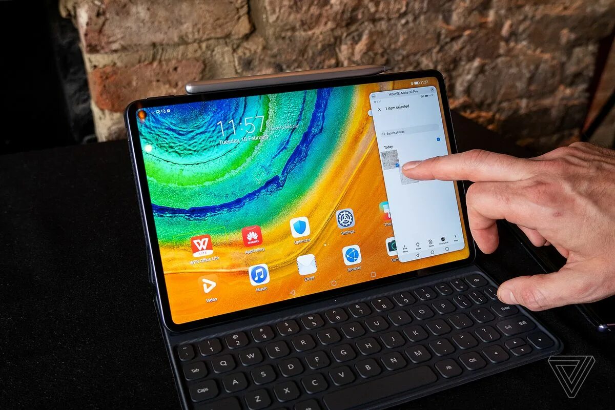 Планшет mate pad pro. Планшет huawei mate pad 11 pro. планшет huawei matepad pro 11. планшет huawei mate pad 10. планшет huawei mate pad 11.
