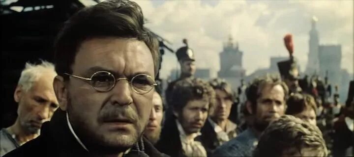 Пьер безухов в плену. Безухов в плену у французов. Безухов в плену у французов. Пьер безухов бондарчук. Пьер безухов.