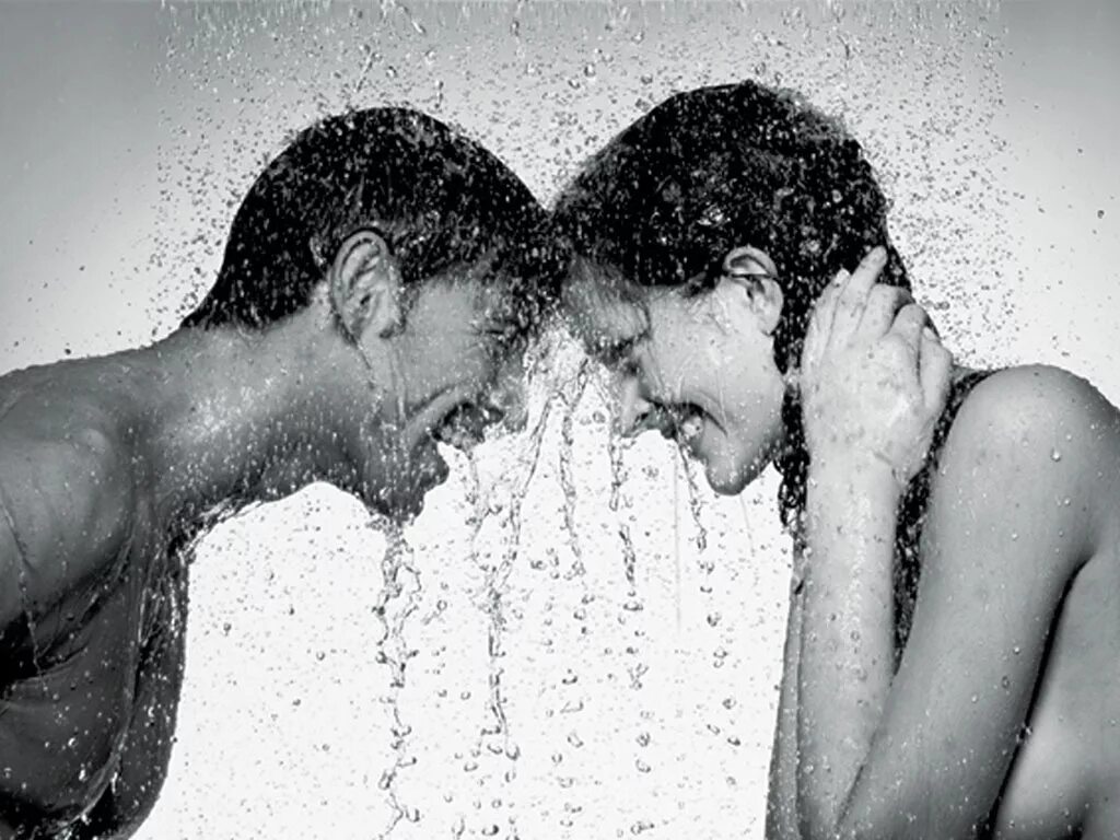 Парни под душем. Душ мужчина и женщина. Парень и девушка под душем. Изменяет парню в душе. 3 метра над уровнем неба 2.