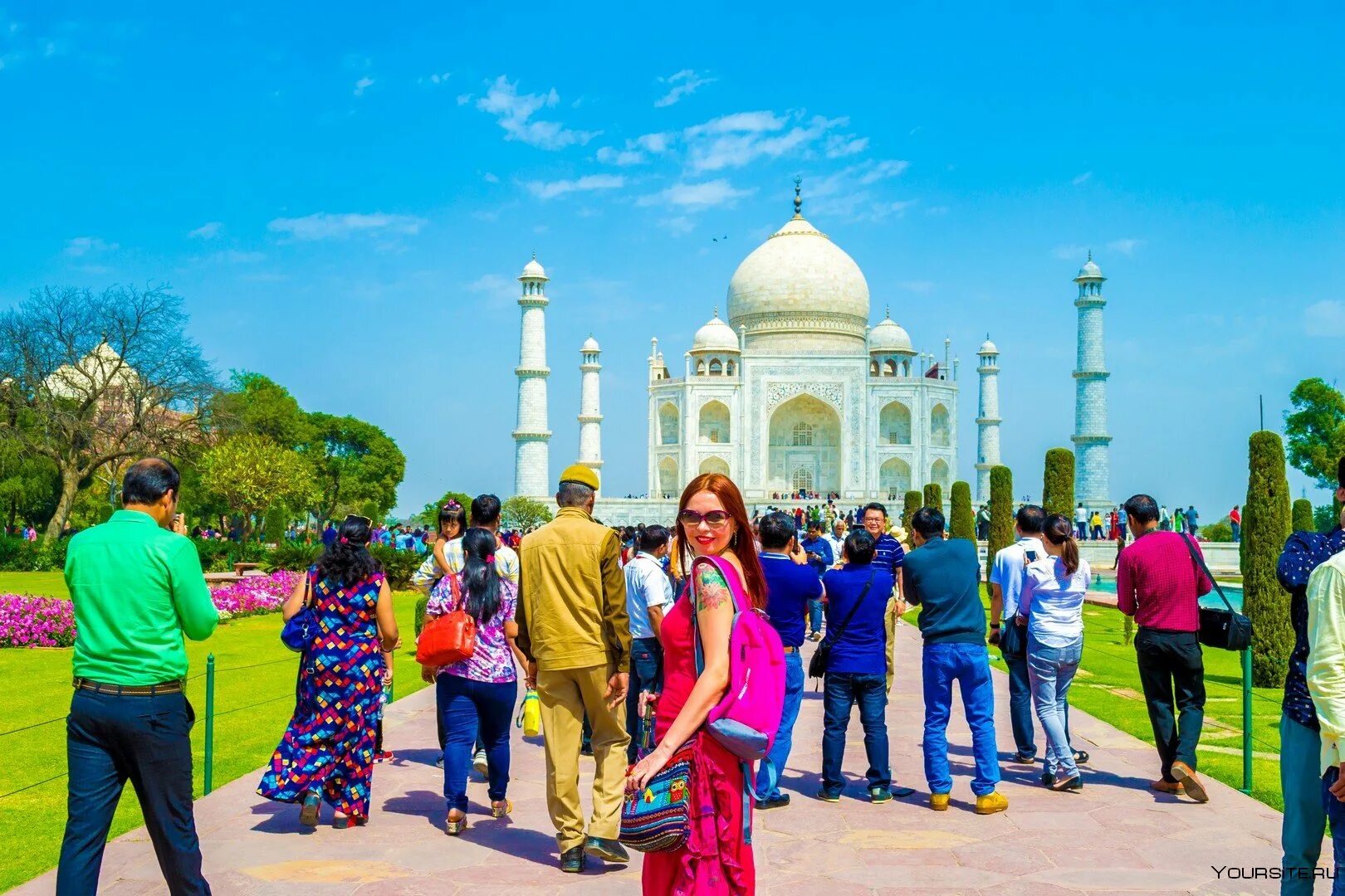 Туристы в Индии. Индия туризм. Экскурсионный туризм в Индии. Поездка в Индию.