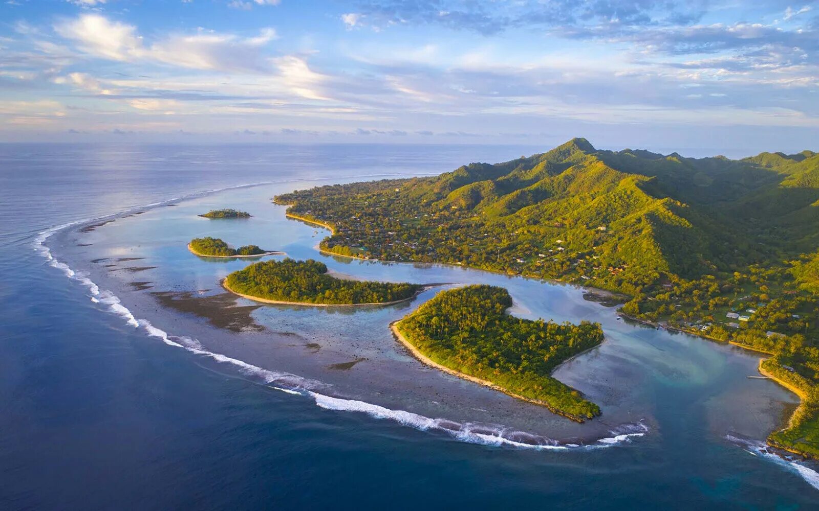Подводный водопад ле морн брабан. Острова a b c. Остров палаван флаг. Острова a b c. Остров ланаи.