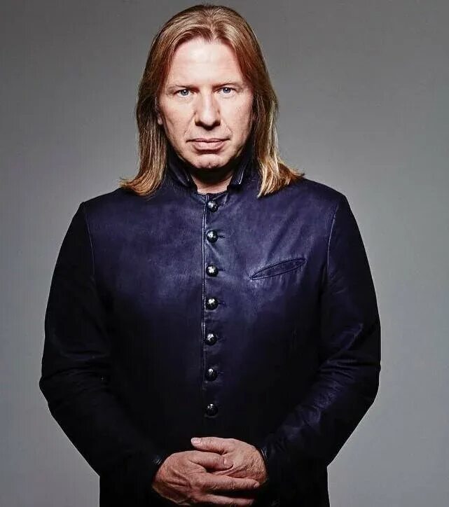 Дробыш продюсер. Виктор яковлевич дробыш. виктор дробыш композитор. музыкальный продюсер дробыш. виктор ван дробыш.