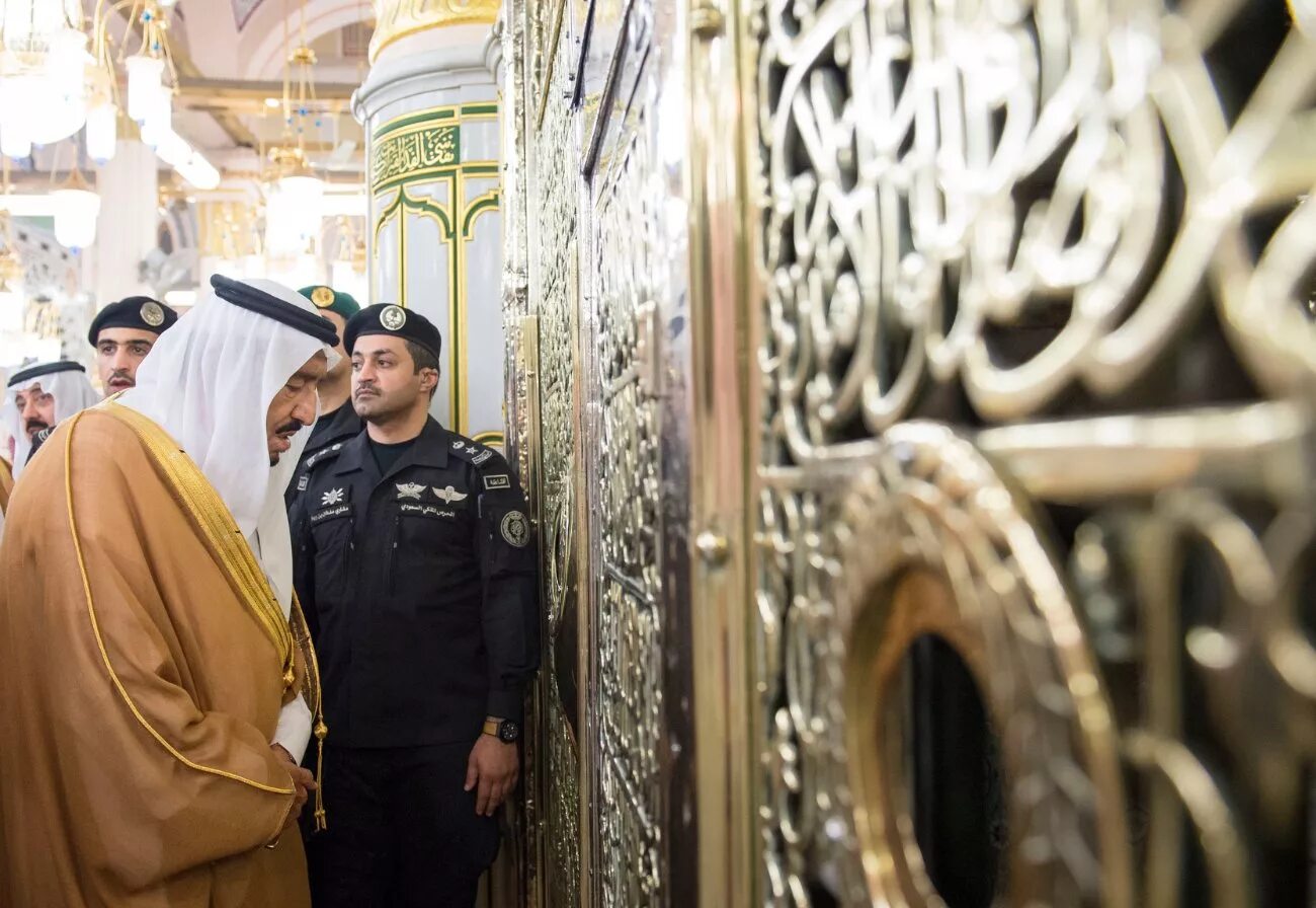 Ханака абдулазиз-хана. Ислам зарипов имам. Имам двух святынь. Служитель мечети 5. Служитель мечети 5.