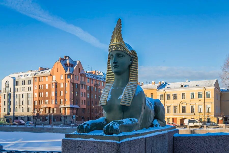 На каком мосту сфинксы в петербурге. Египетские сфинксы в санкт-петербурге. сфинксы на университетской набережной. сфинксы у академии художеств в санкт-петербурге. сфинксы в питере на университетской набережной.