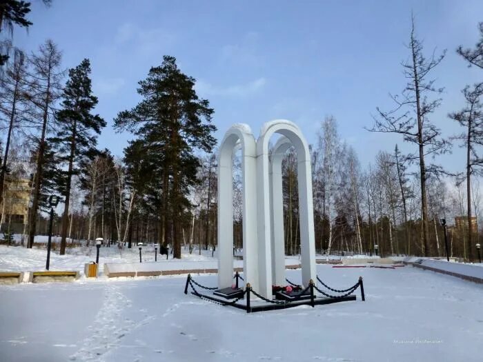 Воины интернационалисты братск. Воины интернационалисты братск. Воины интернационалисты братск. Улица косаченко братск. Памятник воинам интернационалистам братск.