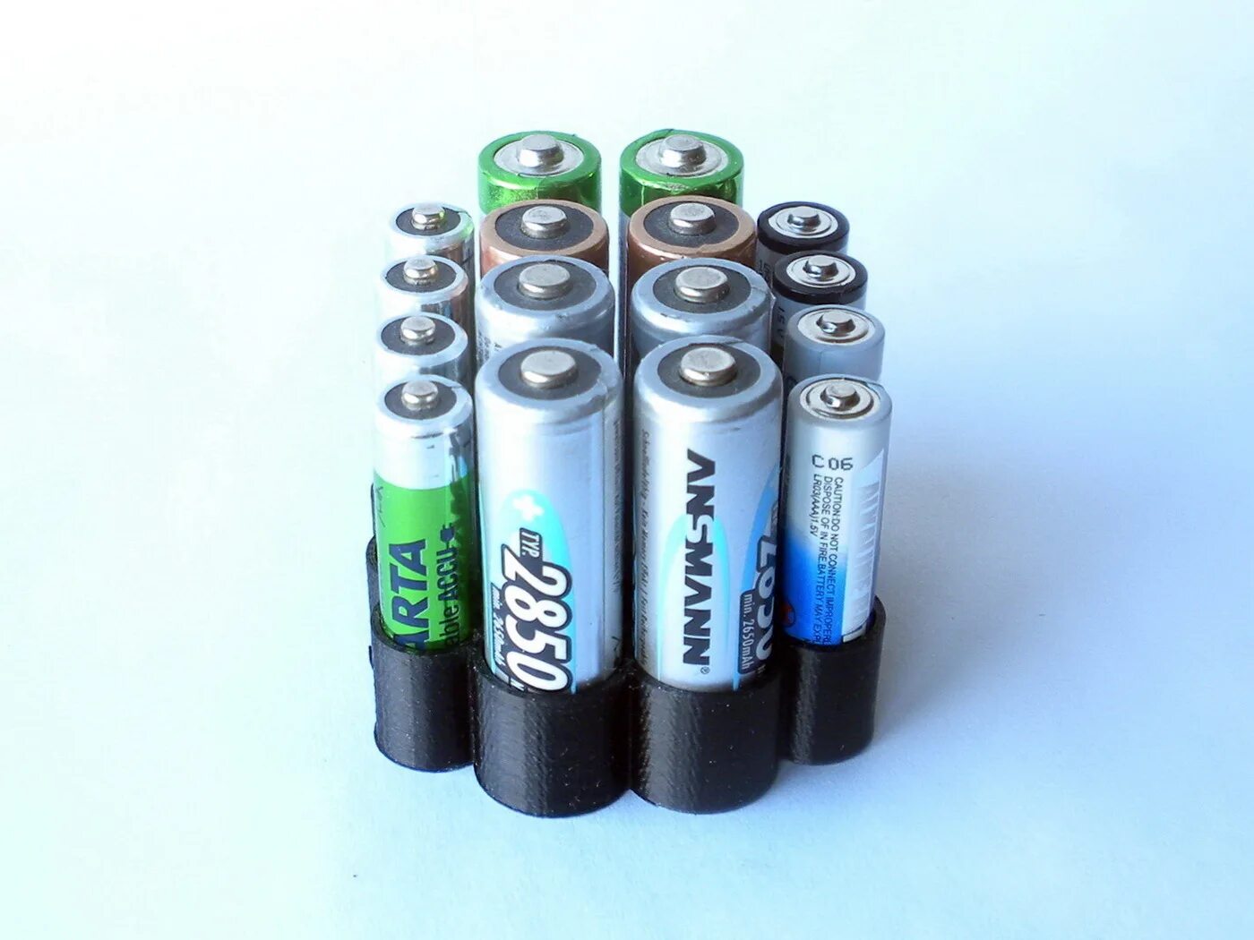 3xlr03 батарейка. Battery AA AAA STL. Бокс на 3 батарейки АА. 3д модель холдер для ААА батареек.