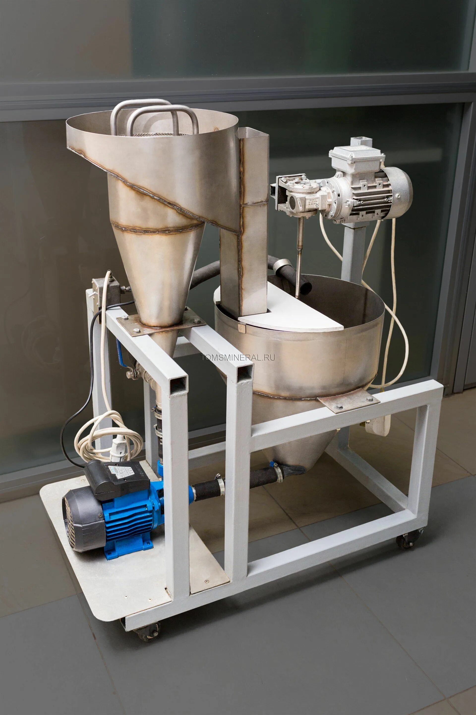 Тяжелосредный гидроциклон. Сепаратор лабораторный. Лабораторный мокрый магнитный сепаратор. Лабораторный сепаратор для жидких суспензий. Сепаратор лабораторный.